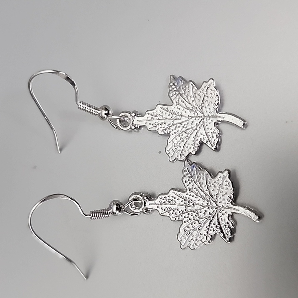 925S post Maple Leaf Earrings Tibeten Alloy Shiny Silver